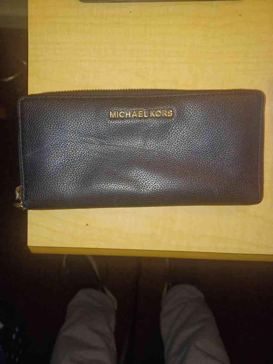 Michael kors wallet
