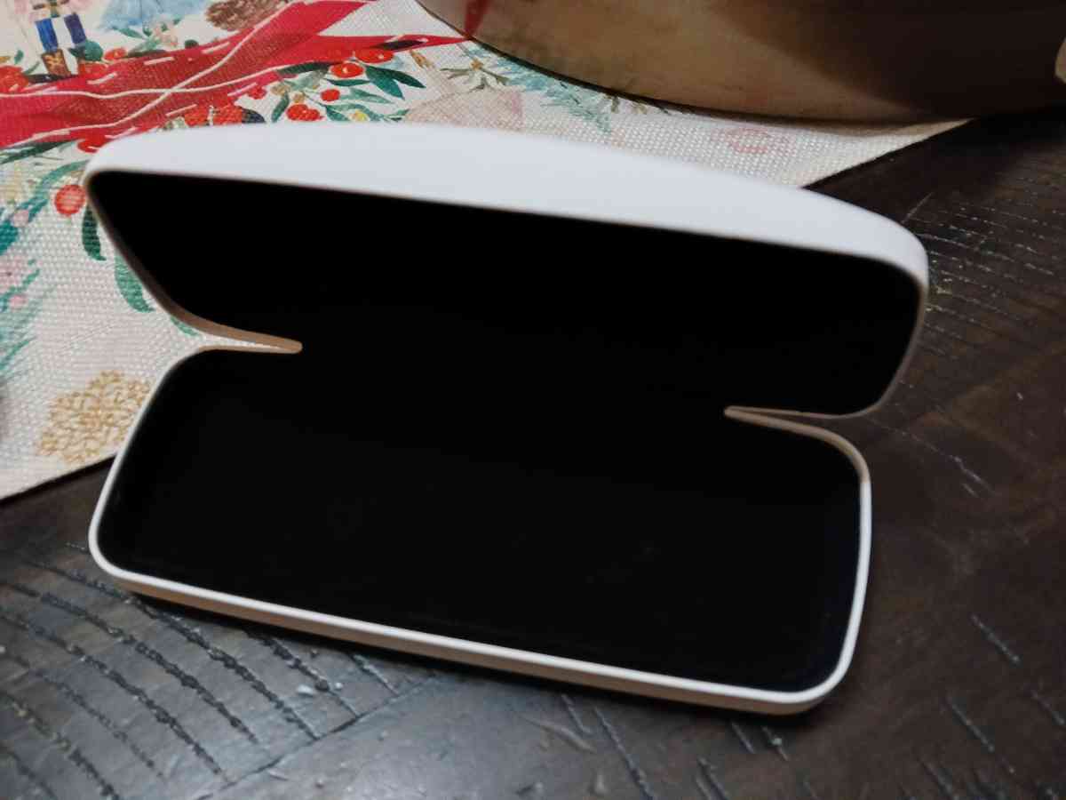 1 for 8 dollars or 2 for 12 dollars Calvin Klein cases - Indianapolis, Indiana - FleaMarketBay