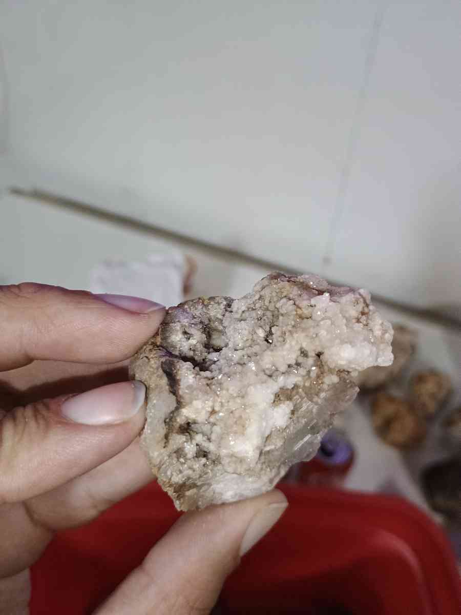 RARE CRYSTALS GEODES AND CUSTOM PAINTINGS - Terre Haute, Indiana - FleaMarketBay