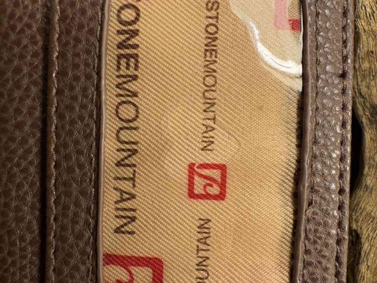 2038Stone Mountain Card Holder Brown Pebble Leather Embossed - Gallatin, Tennessee - FleaMarketBay