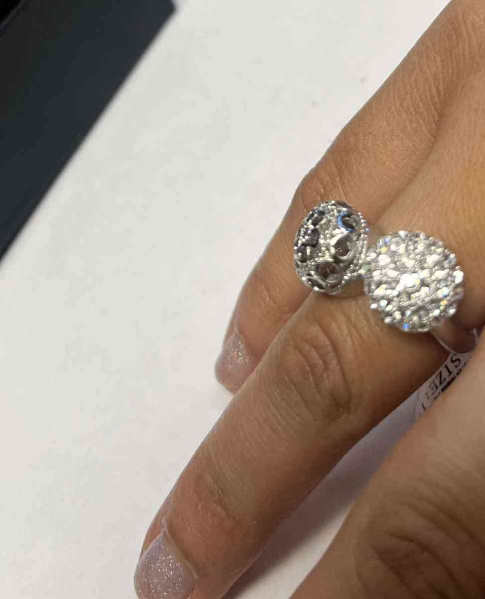 woman beautiful ring size 65 R021460048T - Fort Worth, Texas - FleaMarketBay