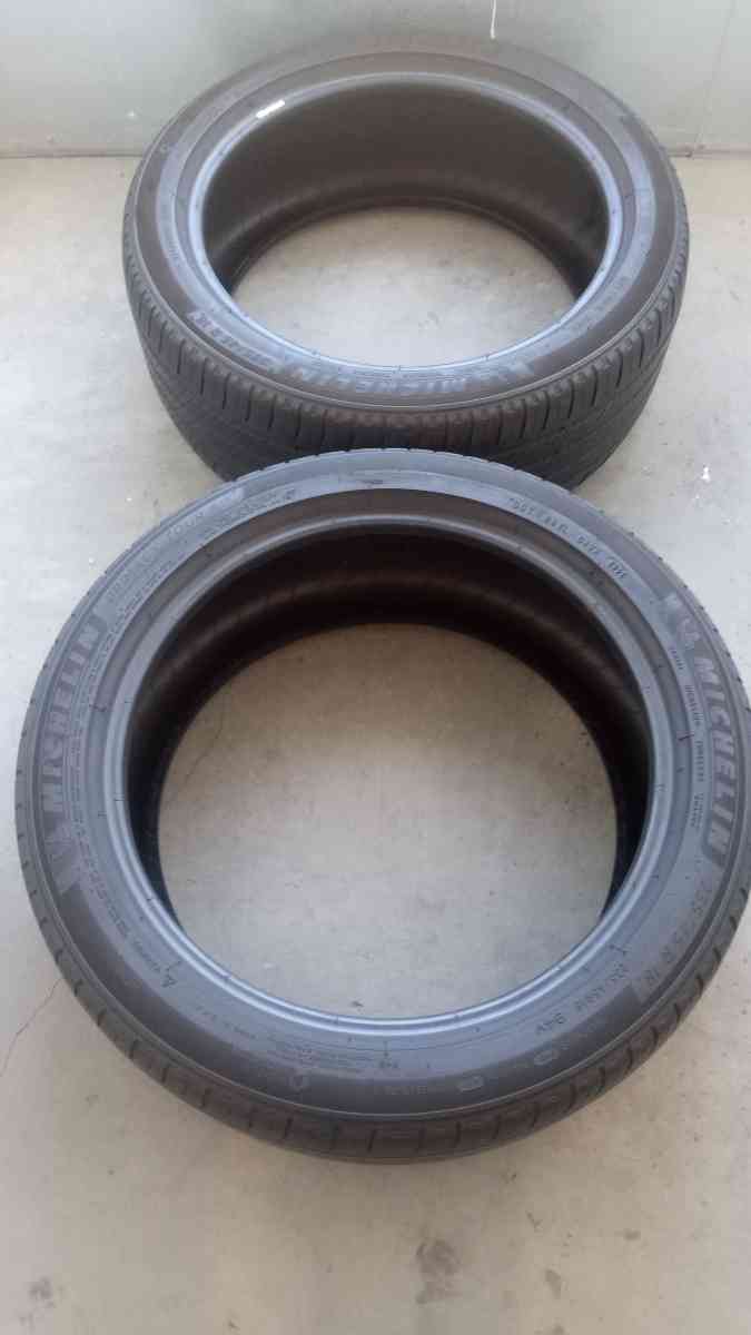 2 Michelin tires at 75   life - Atherton, California - FleaMarketBay
