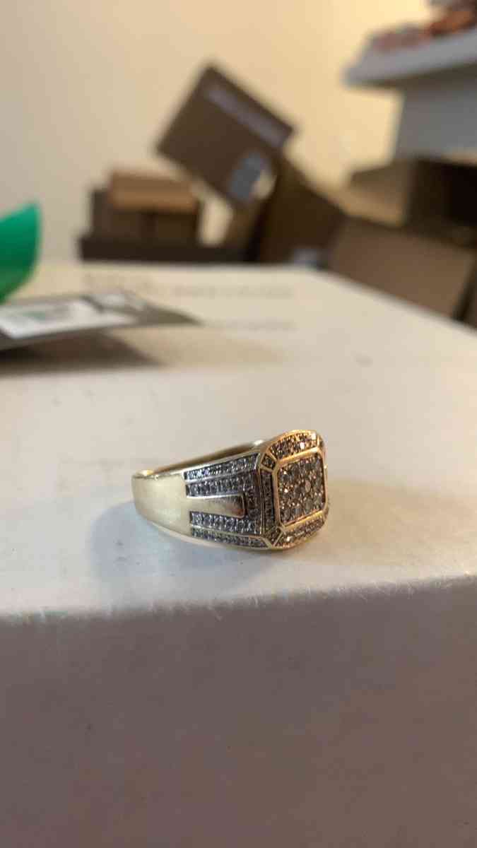 10 Karat diamond pinky ring - San Jose, California - FleaMarketBay