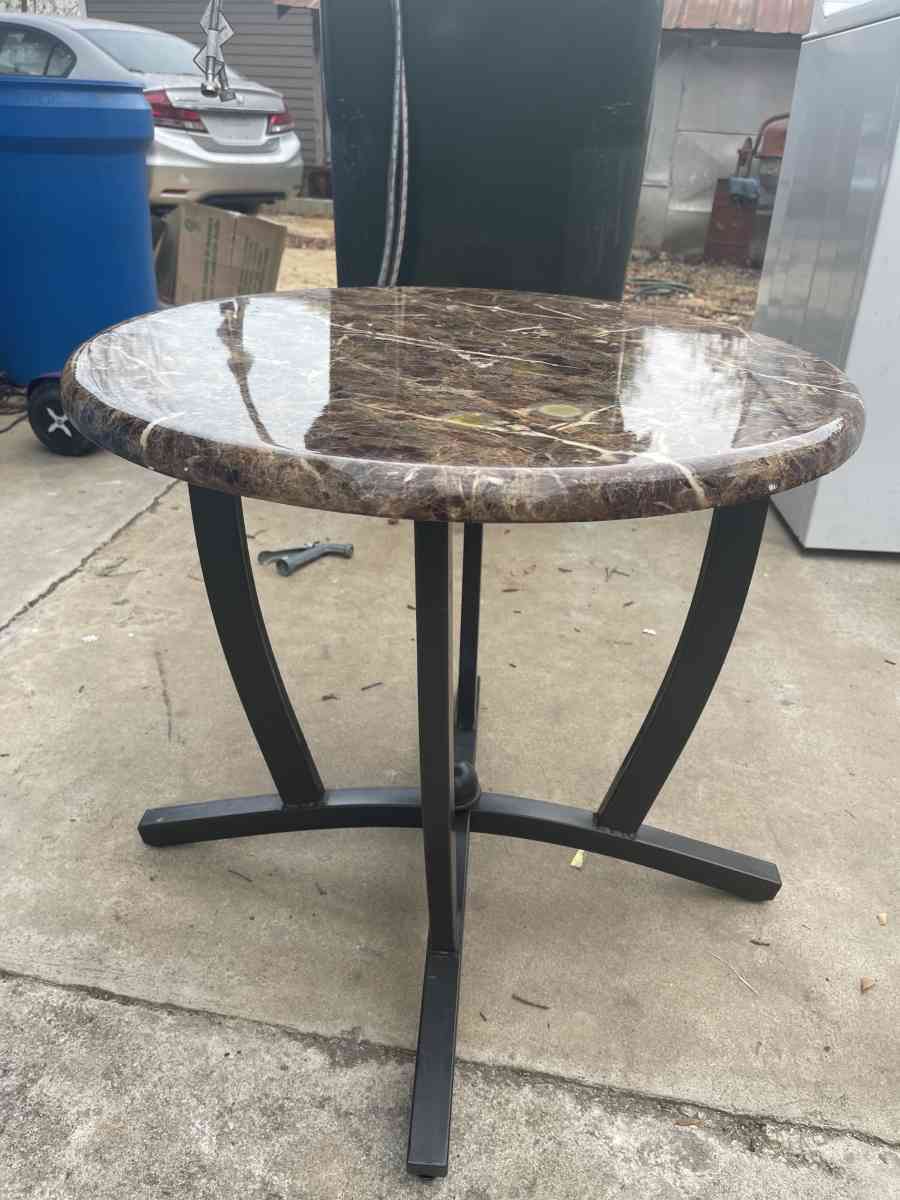 marble table - Fayetteville, North Carolina - FleaMarketBay