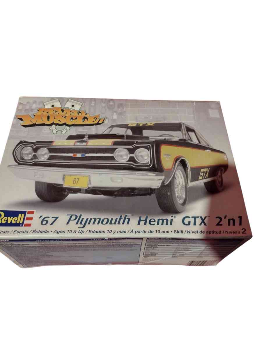 67 Plymouth hemi GTX model car kit - Saint Louis, Missouri