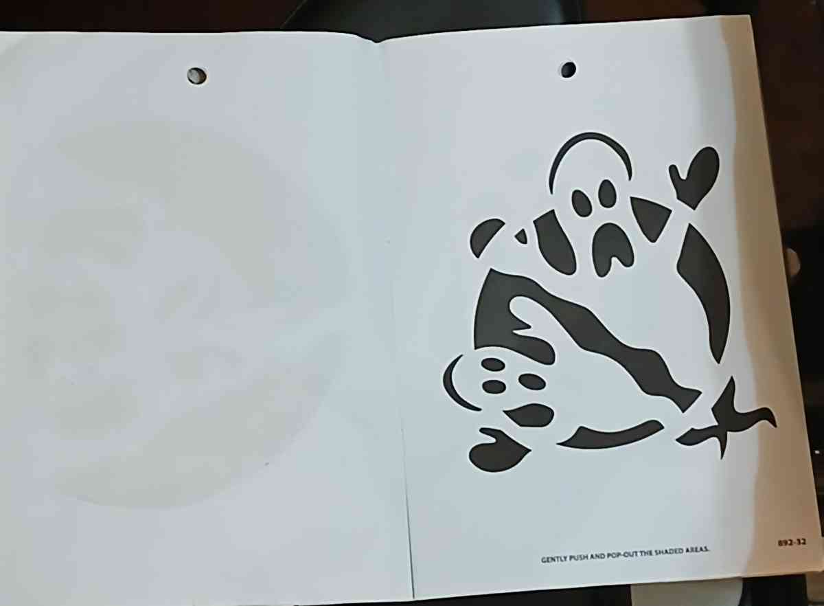 Pumpkin Carving kit with book - Indianapolis, Indiana - FleaMarketBay