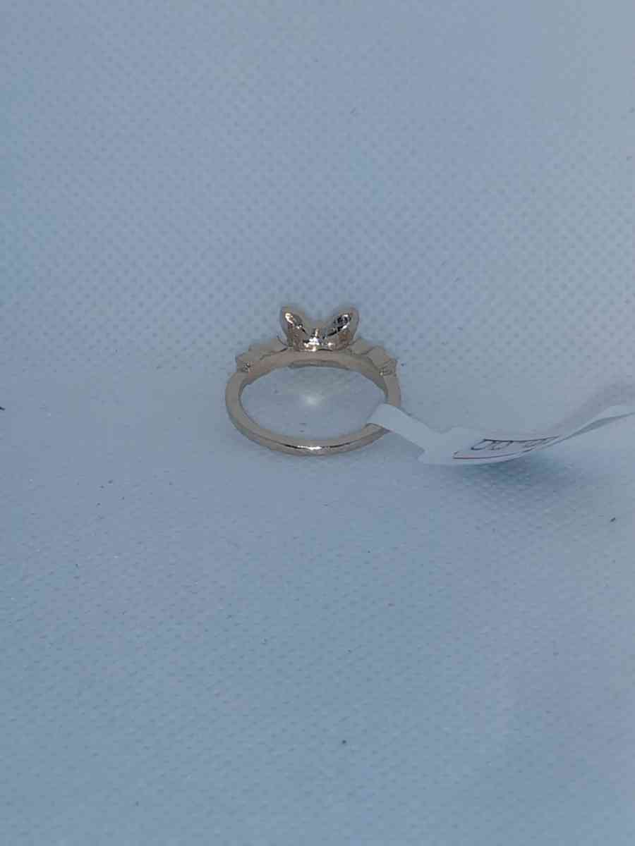 White Butterfly ring - Roanoke, Virginia - FleaMarketBay