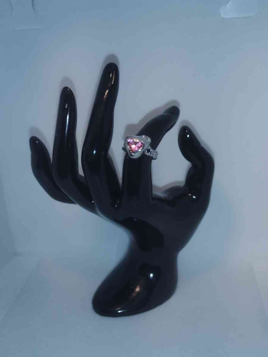 Chained Heart Ring - Roanoke, Virginia - FleaMarketBay