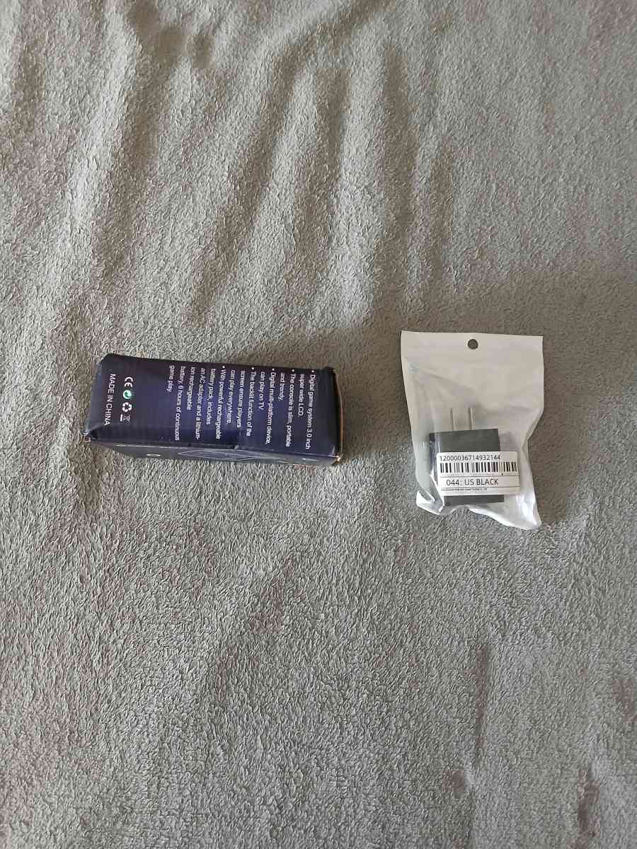 400 In 1 Retro Video Game Portable Console Game Box 8 Bit - North Hollywood, California - FleaMarketBay