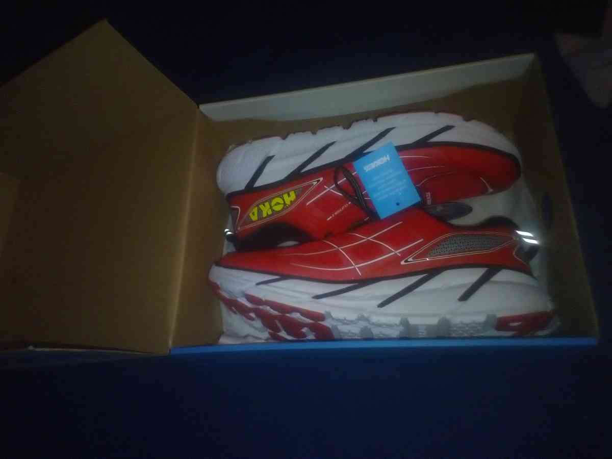 Hoka One One M Clifton 2 size 10 Mens shoes - Parkersburg, West Virginia - FleaMarketBay