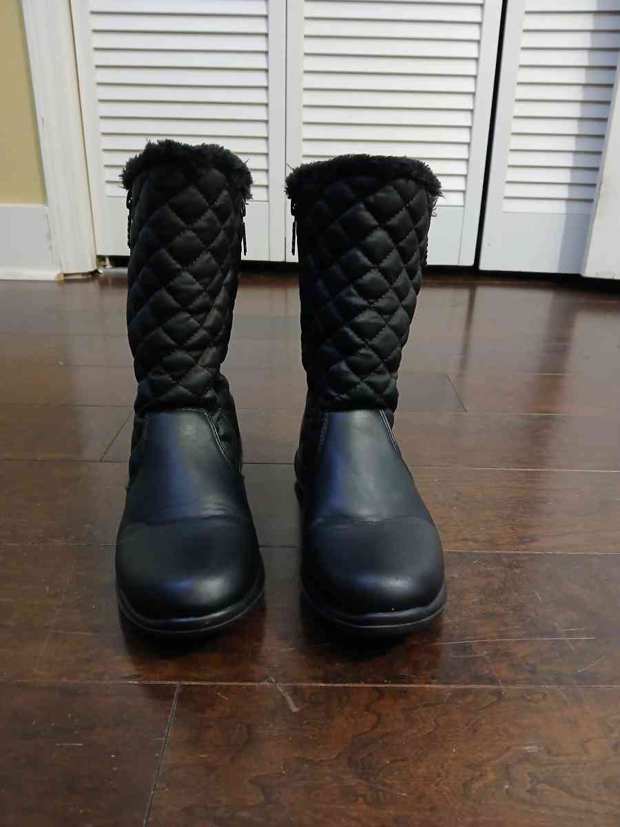 Totes Snow boots for women size 8m - Indianapolis, Indiana - FleaMarketBay