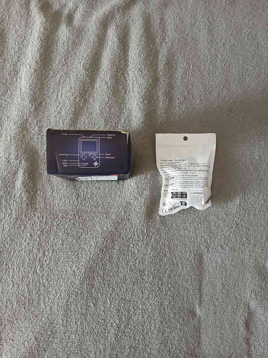 400 In 1 Retro Video Game Portable Console Game Box 8 Bit - North Hollywood, California - FleaMarketBay