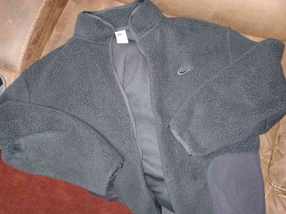 mens Nike fleece jacket size xl - Terre Haute, Indiana - FleaMarketBay
