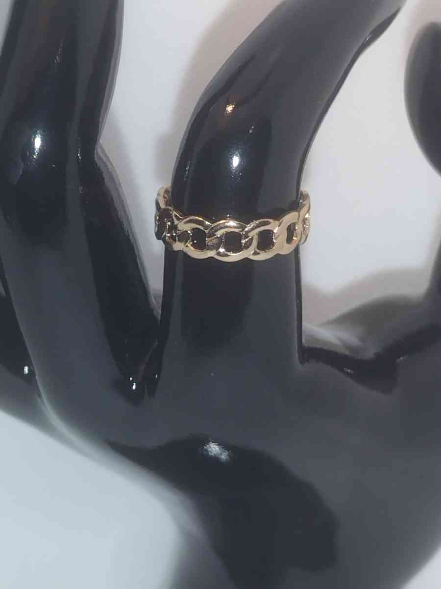 Open Chain Chic Rhinestone Ring - Roanoke, Virginia - FleaMarketBay