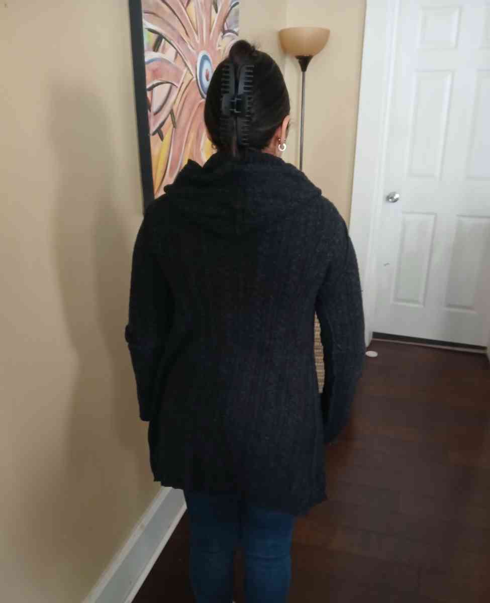 Cabi Dark grey sweater small - Indianapolis, Indiana - FleaMarketBay