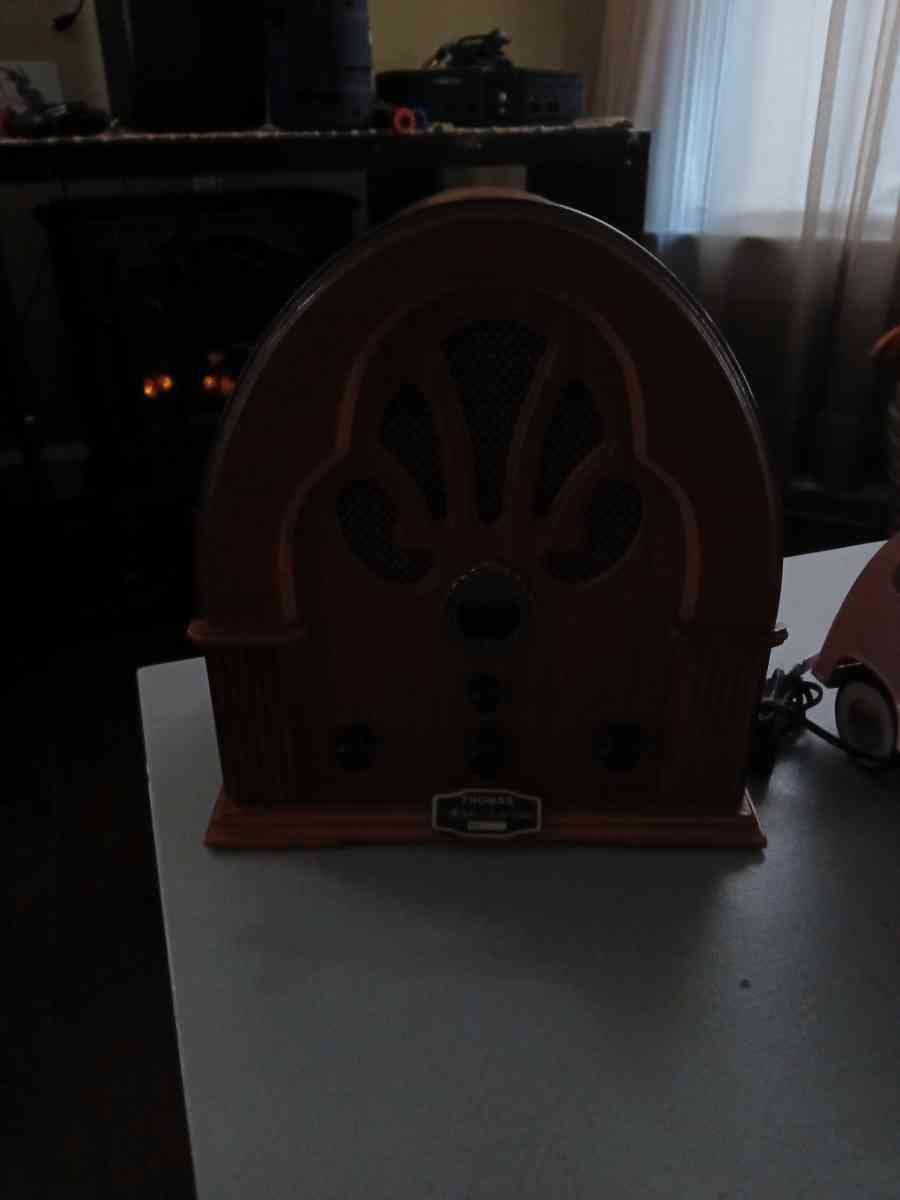 Thomas vintage radio and clock - Indianapolis, Indiana - FleaMarketBay