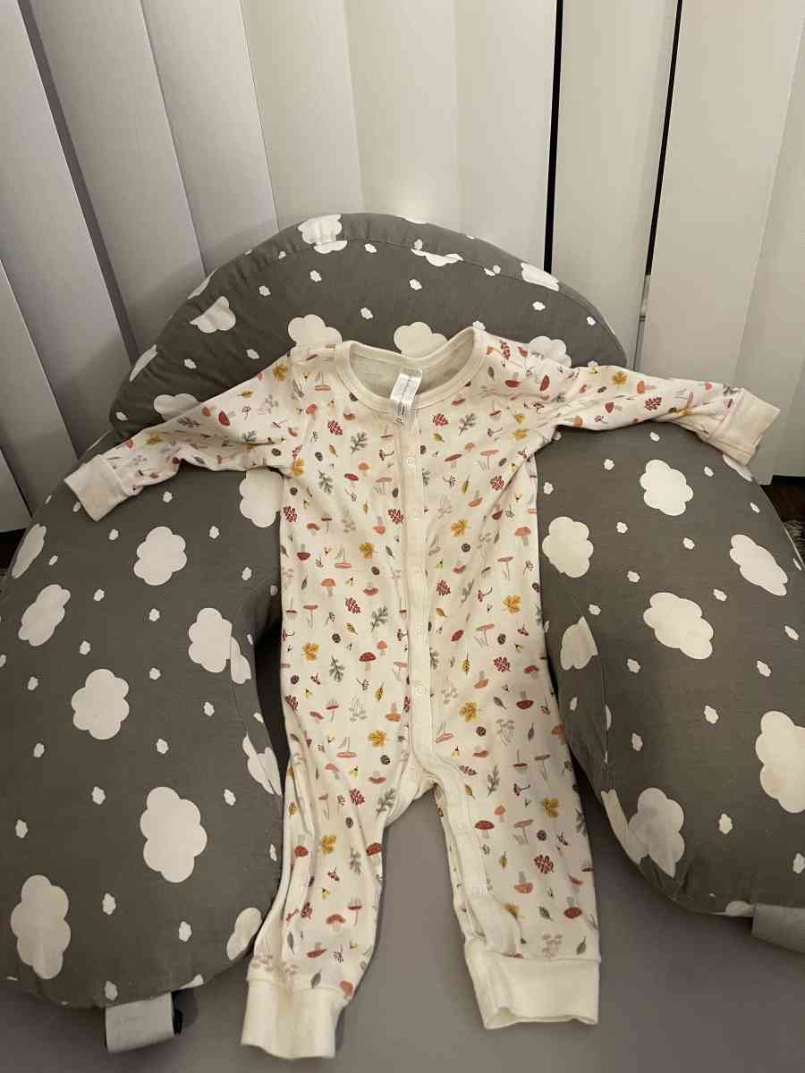 Gently used 12month baby boy clothes for sale - Scottsdale, Arizona - FleaMarketBay