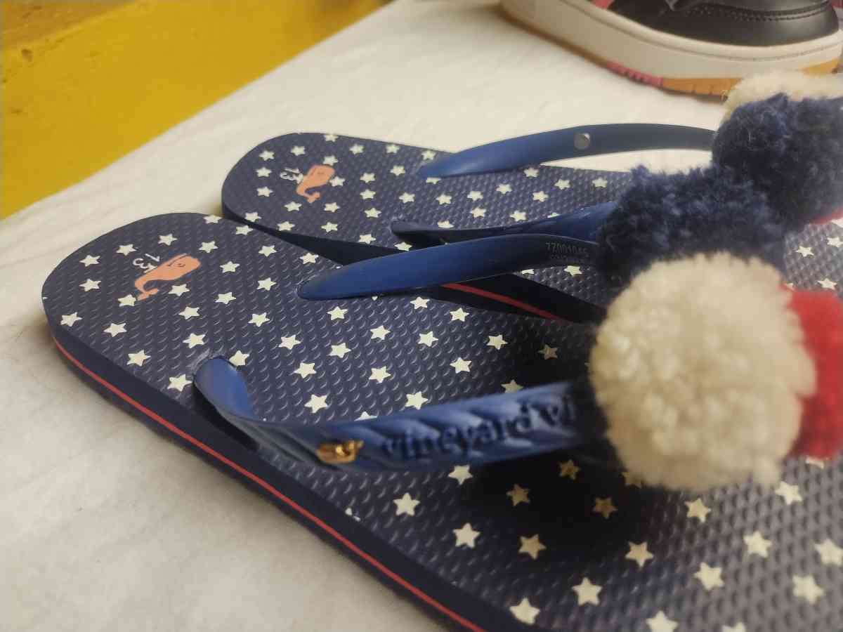 Vineyard Vines Sandals Size 13 - Kirkwood, Delaware - FleaMarketBay