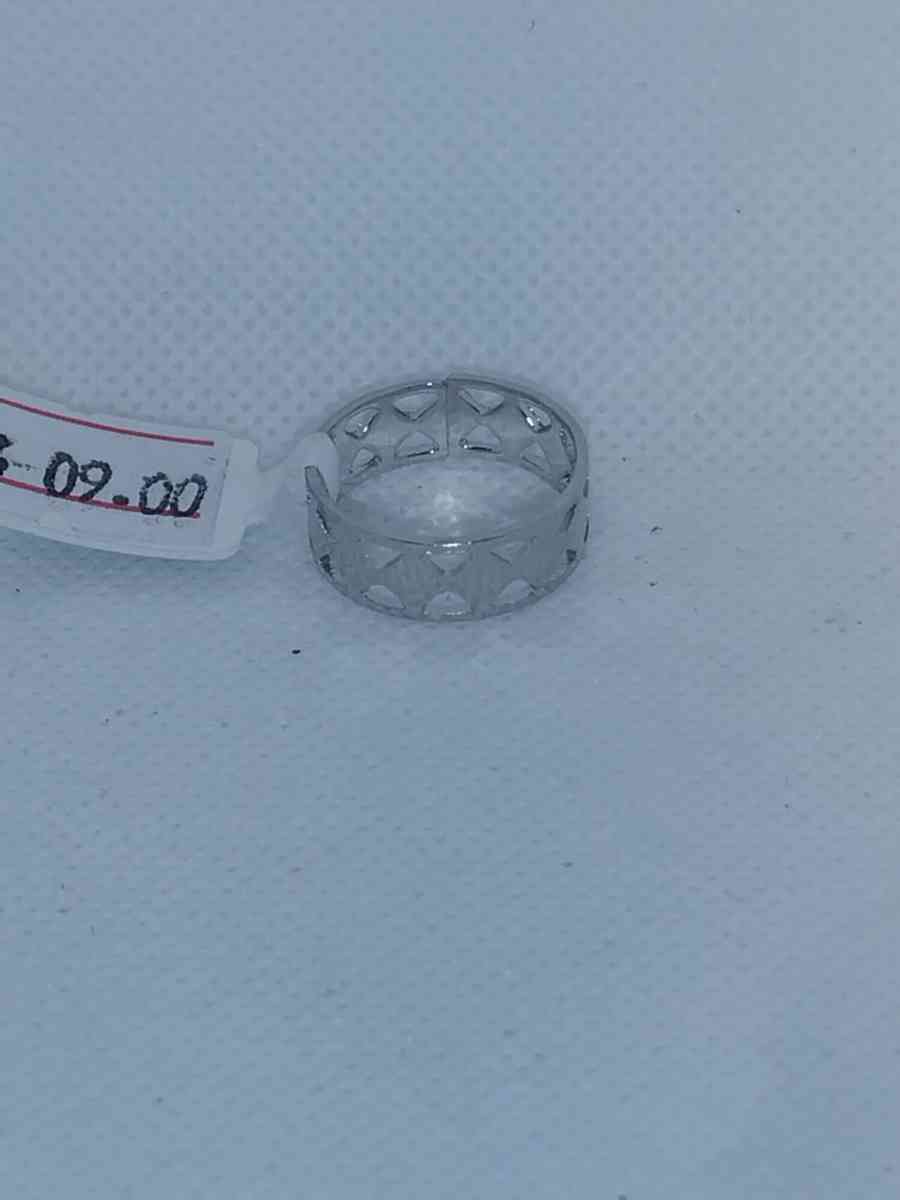 Diamond Band Ring RG - Roanoke, Virginia - FleaMarketBay