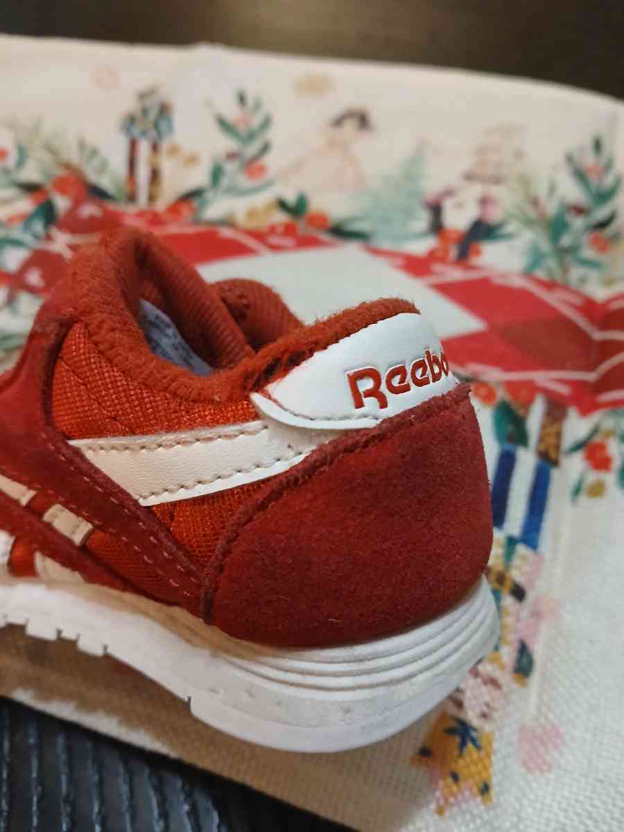 Baby shoes Reebok size 4C - Indianapolis, Indiana - FleaMarketBay