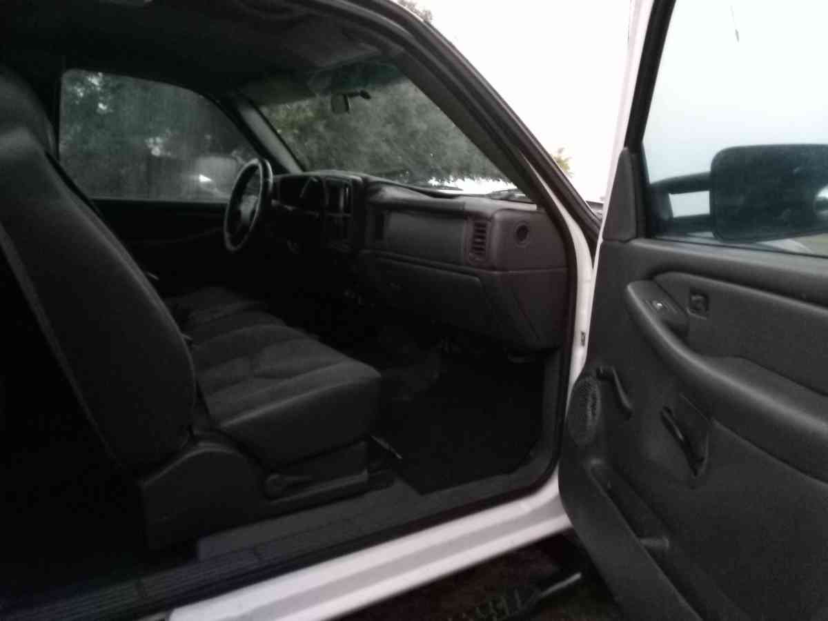 03 Chevy Silverado 2500  HD - Bastrop, Texas - FleaMarketBay