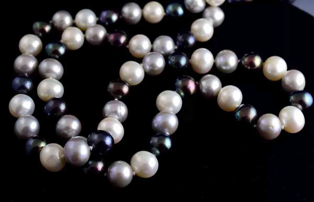 Pearl Necklace black white and gray pearls - Fruitland Park, Florida - FleaMarketBay