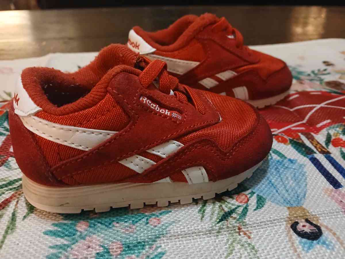 Baby shoes Reebok size 4C - Indianapolis, Indiana - FleaMarketBay