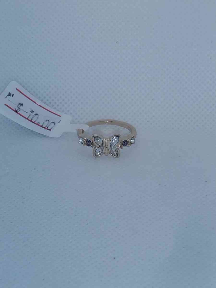 White Butterfly ring - Roanoke, Virginia - FleaMarketBay