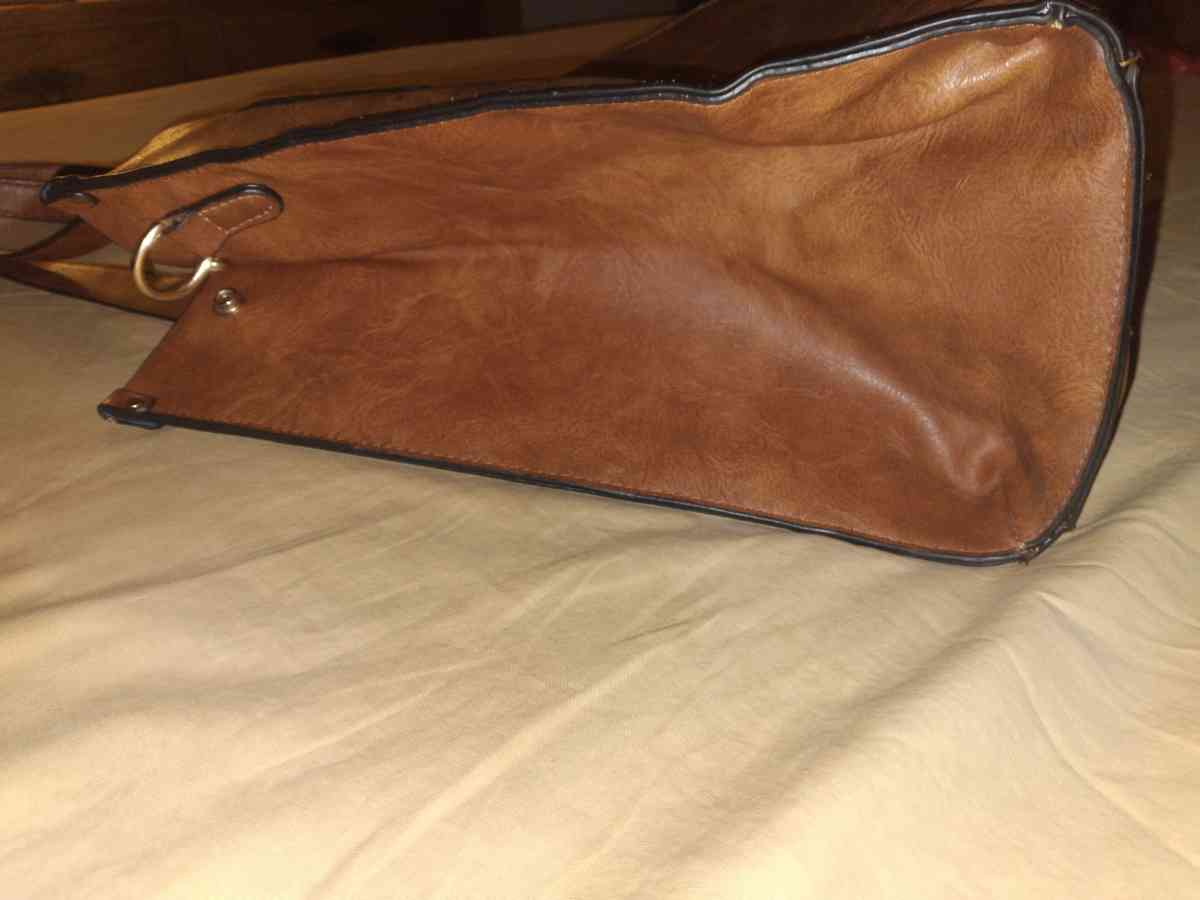Faux Leather Purse - Aurora, Colorado - FleaMarketBay