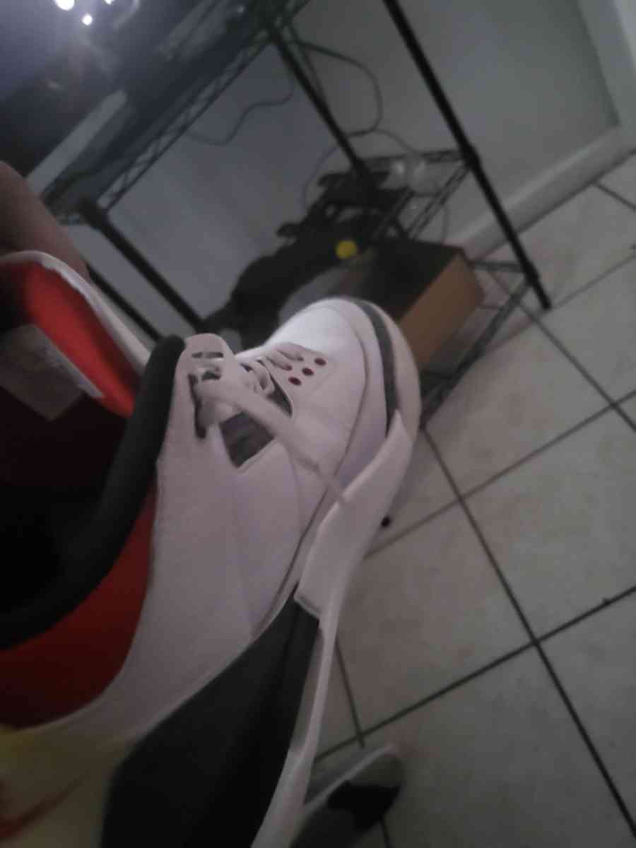 used jordans size 10 both for 25 - Alicia, Arkansas - FleaMarketBay