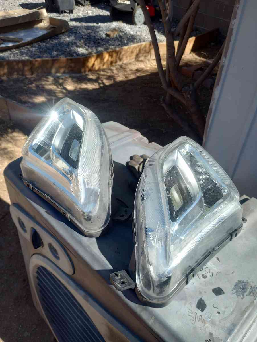 2018 to 2021 Chevy equinox headlights and fog lights - Benson, Arizona - FleaMarketBay