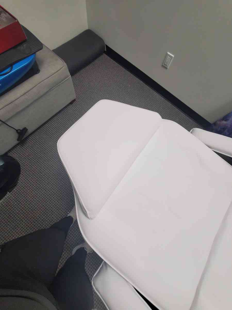 massage or tattoo table - Houston, Texas - FleaMarketBay