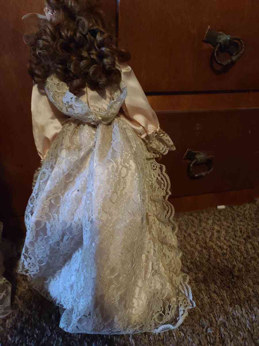 Porcelain Dolls - Lonoke, Arkansas - FleaMarketBay