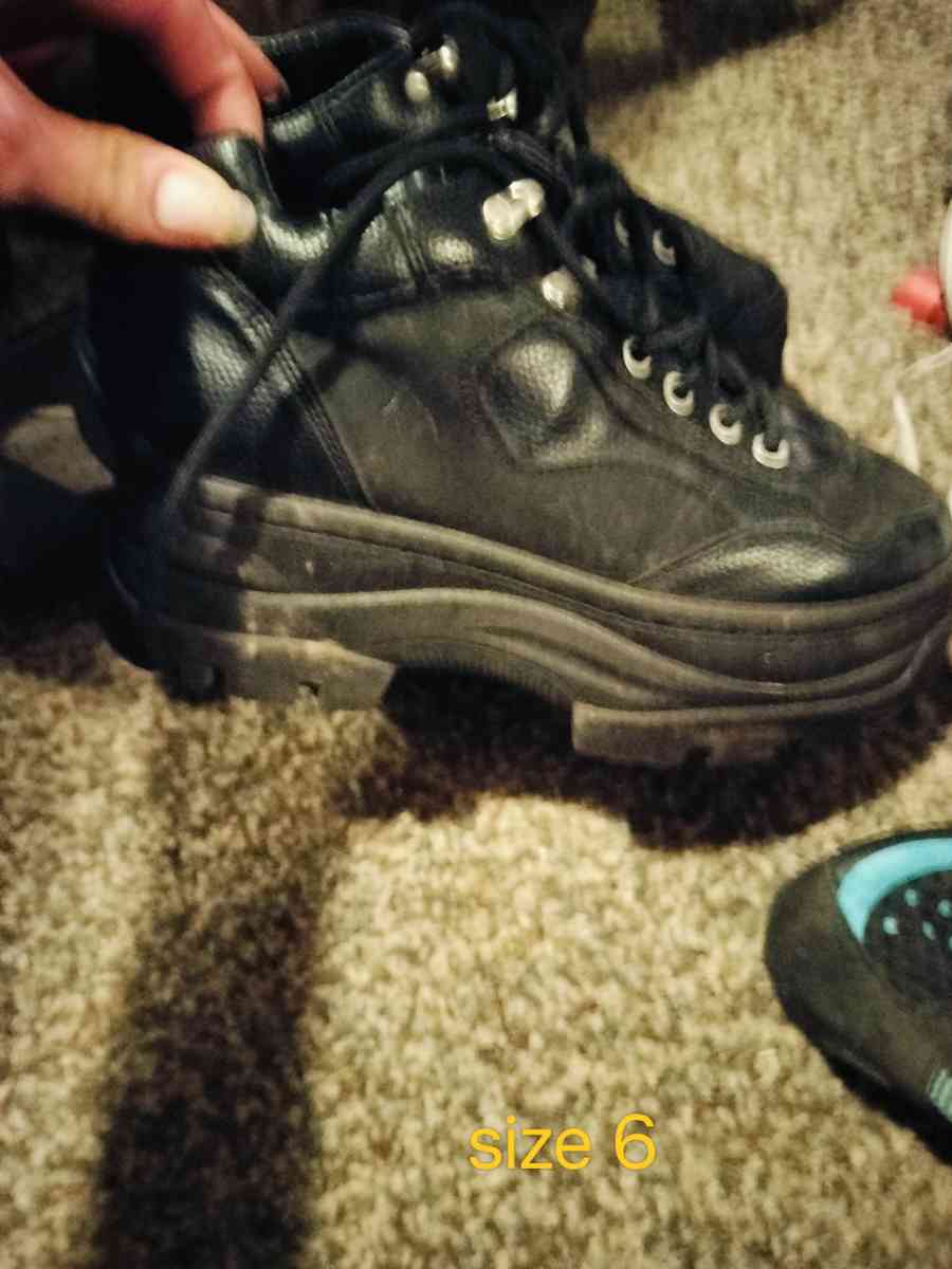 womens shoes - Fayette, Ohio - FleaMarketBay