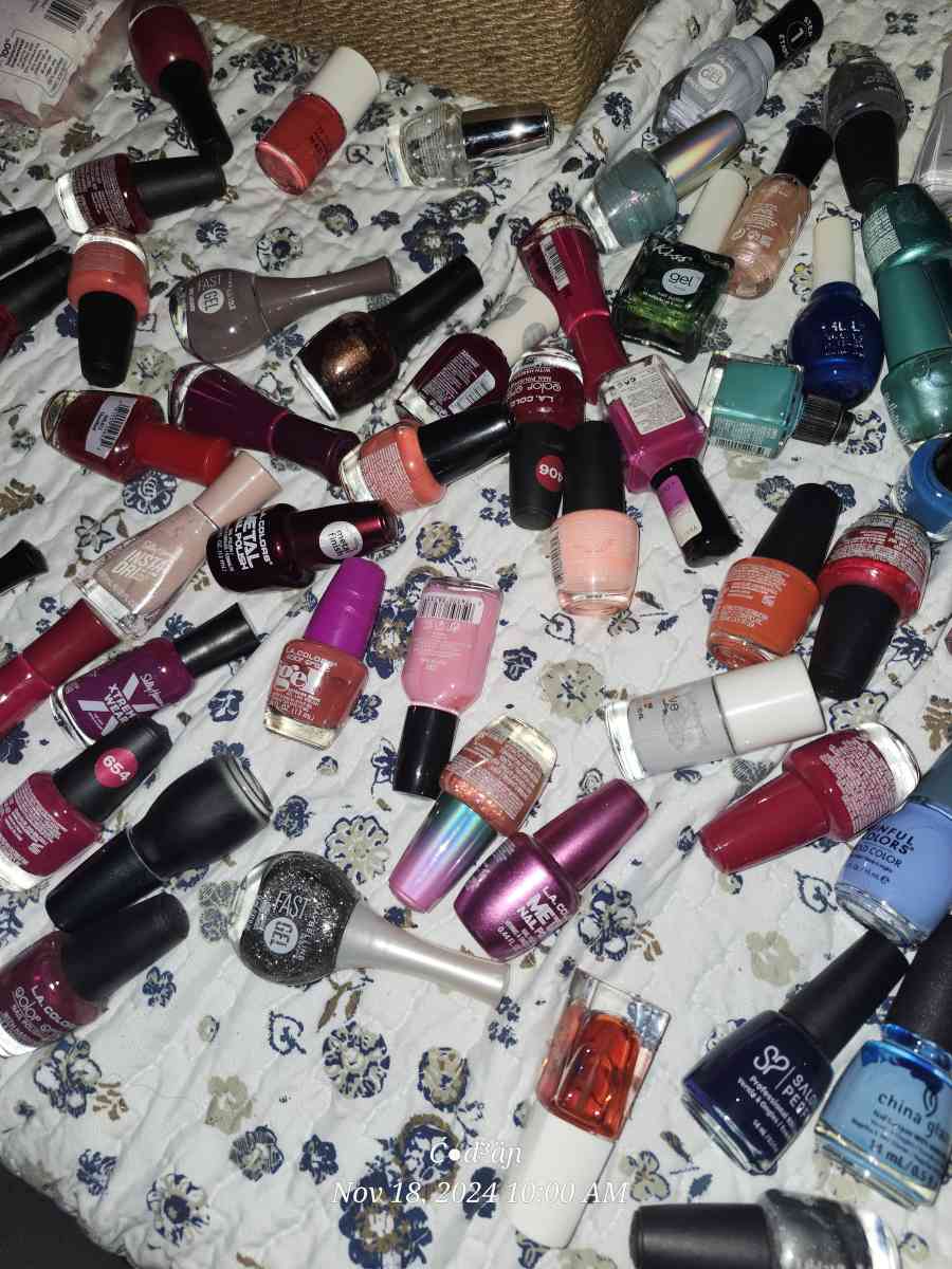 over 100 bottles of fingler nail polish - Carrollton, Kentucky - FleaMarketBay