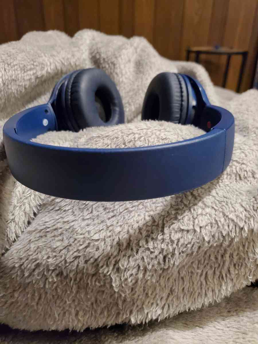 Sony Headphones - Wheeling, West Virginia - FleaMarketBay