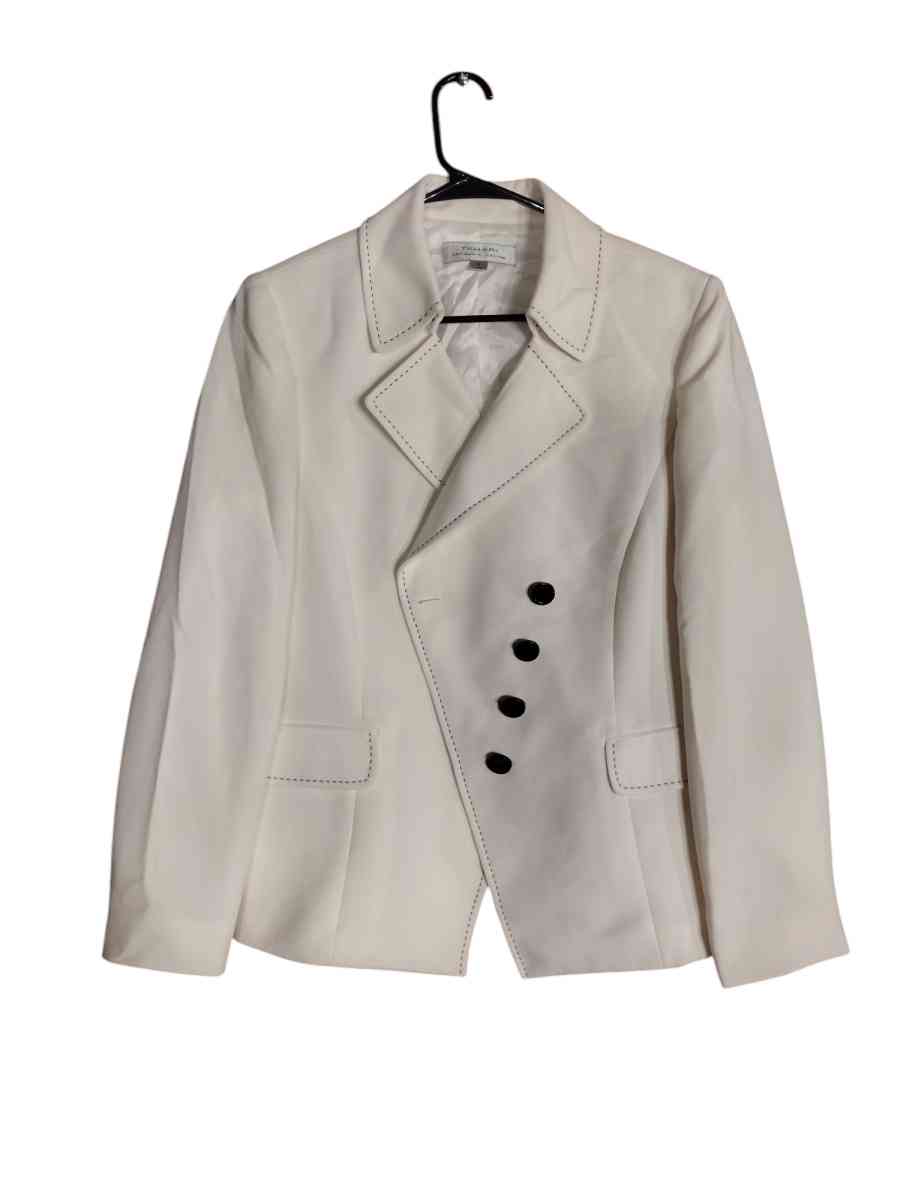 white tahari suit jacket - Saint Louis, Missouri
