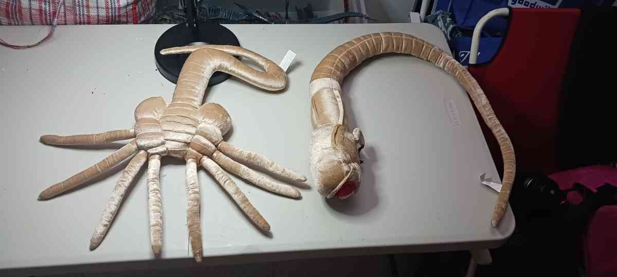 facehugger And chestburster plush - Miami, Florida