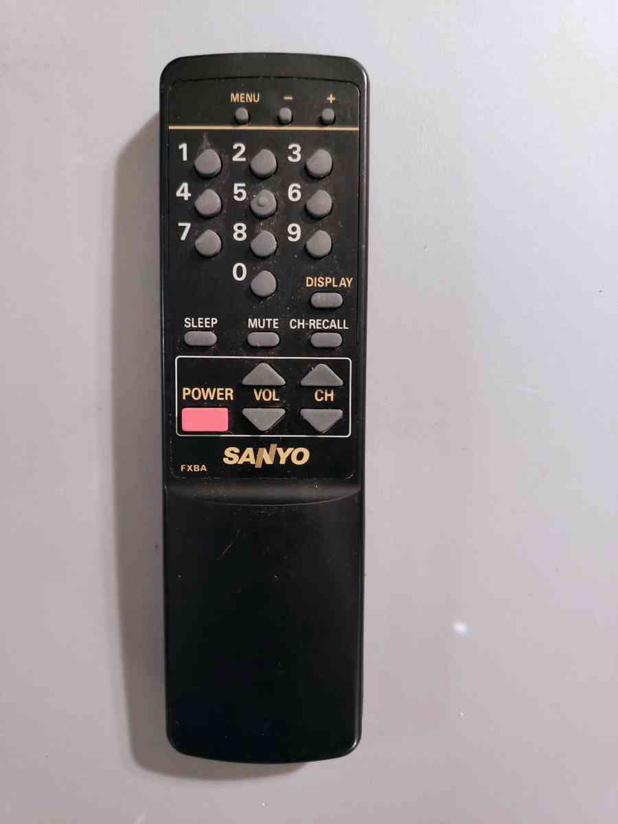 Sanyo TV and Entertainment Center Bundle - Daytona Beach, Florida - FleaMarketBay