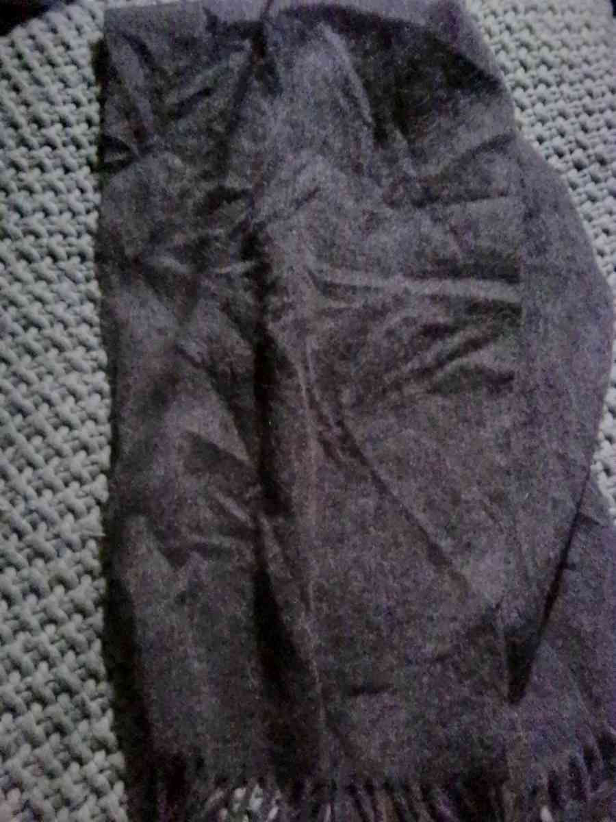 London Cashmere Co scarf - Pensacola, Florida - FleaMarketBay