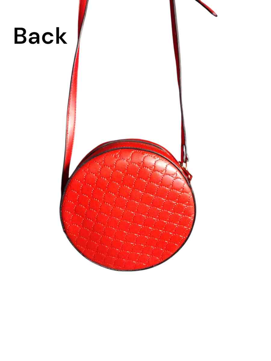 small red queen bee purse - Saint Louis, Missouri - FleaMarketBay