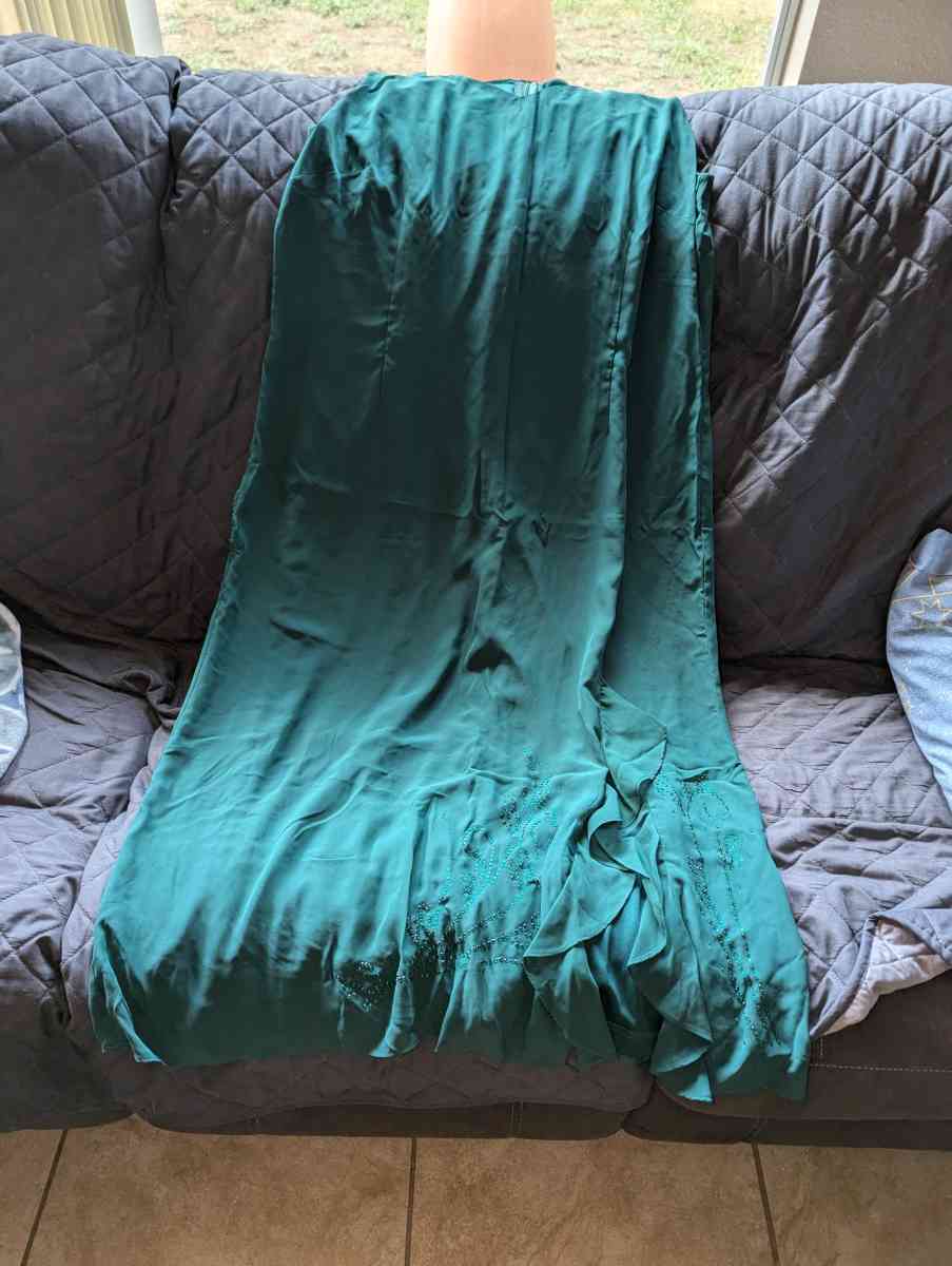 green dress - San Antonio, Texas - FleaMarketBay