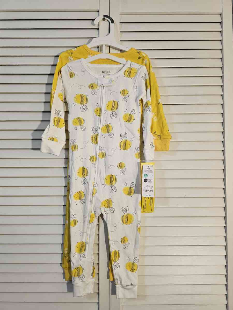 Carters set of 2 pijamas size 18M - Indianapolis, Indiana