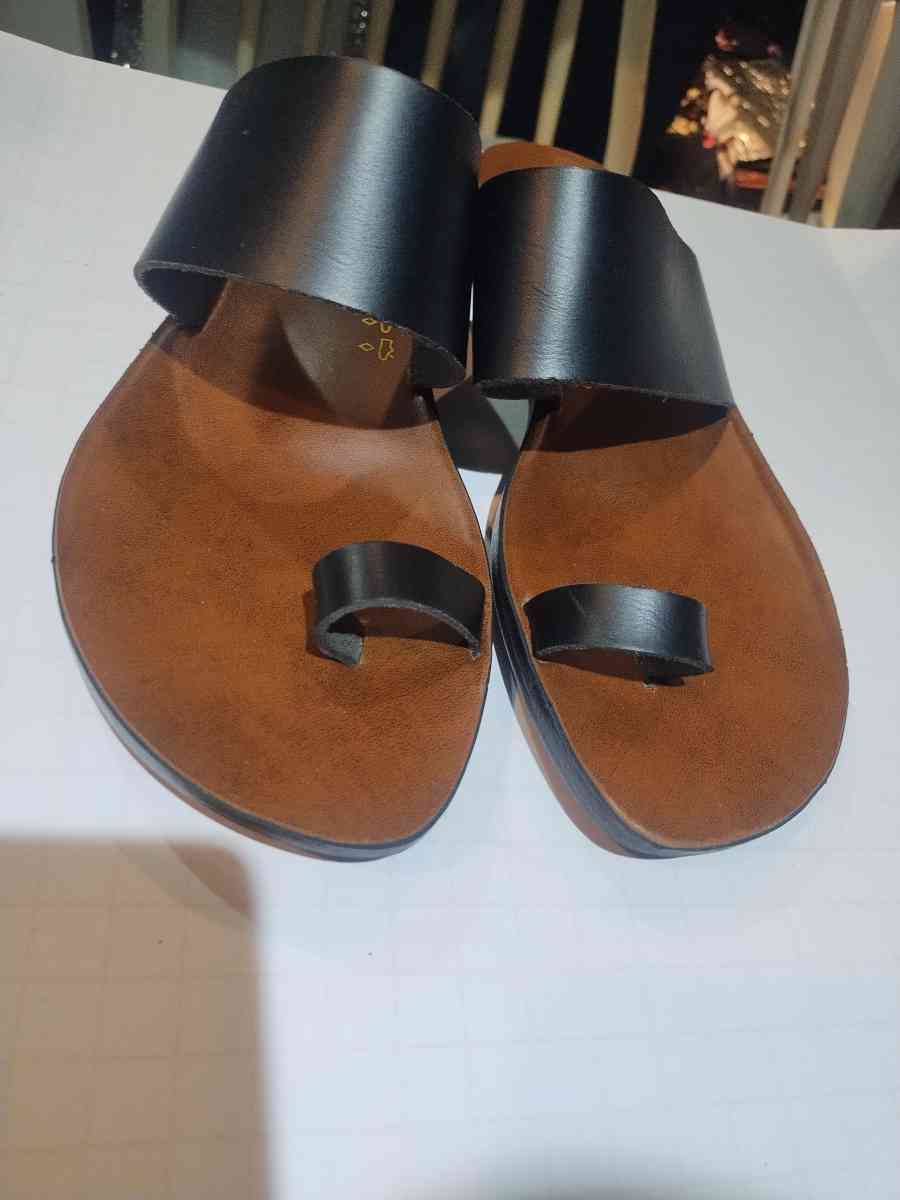 Aerosoft Sandals - Kirkwood, Delaware - FleaMarketBay