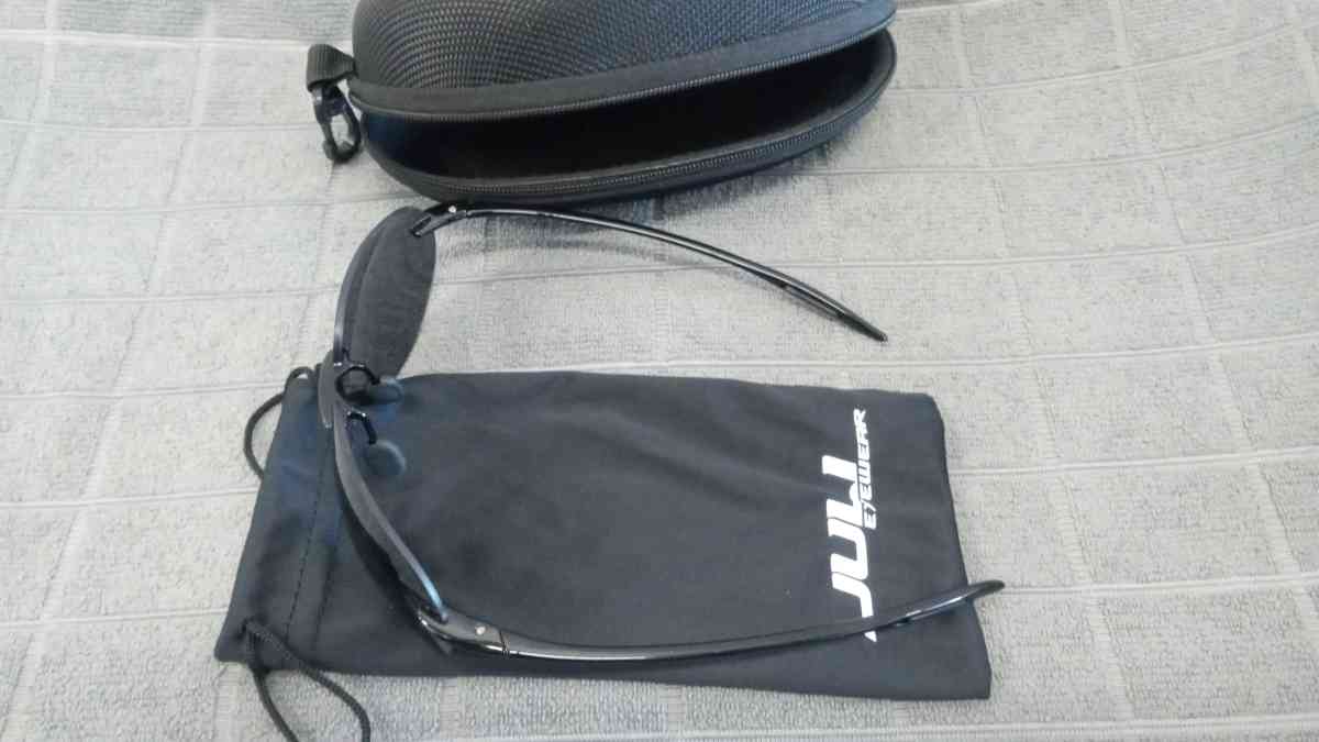 the sunglasses type aviator 58 m - Atherton, California - FleaMarketBay