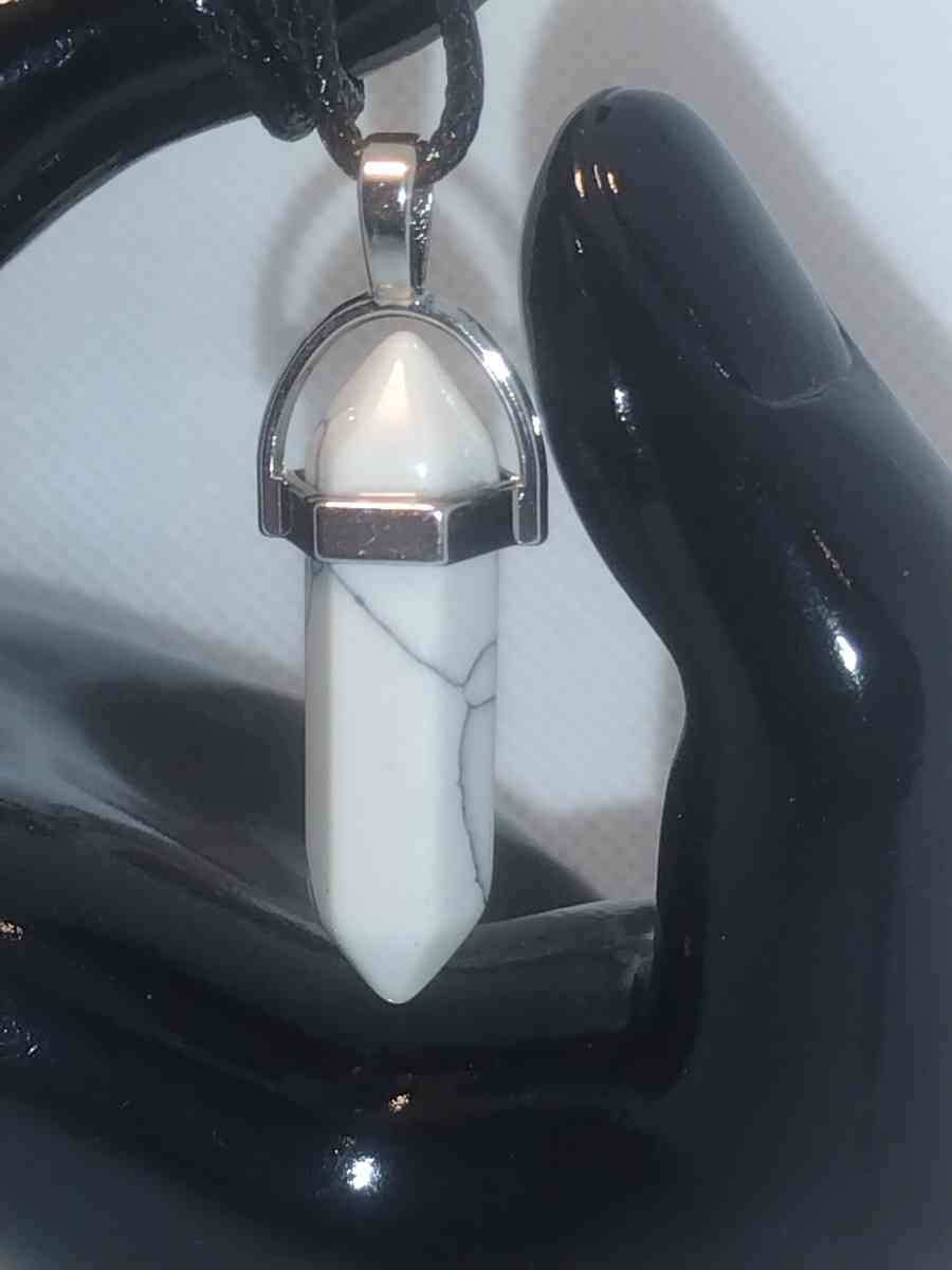 White Marbled Glass Pendant Necklace - Roanoke, Virginia - FleaMarketBay