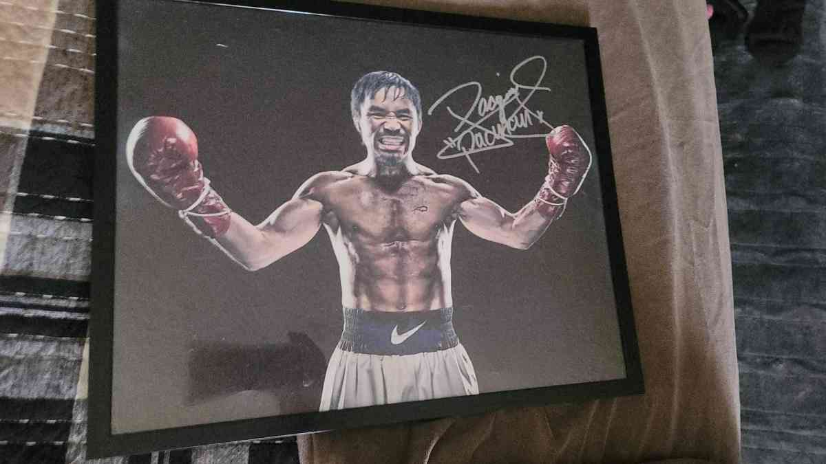 Manny Pacquiao frame autograph - Bakersfield, California
