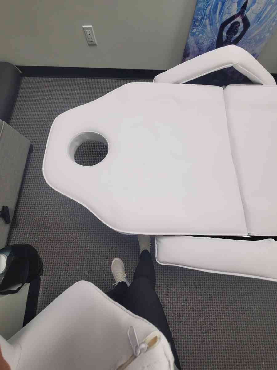 massage or tattoo table - Houston, Texas - FleaMarketBay