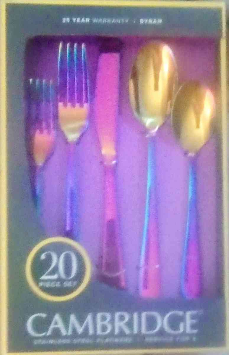 BRAND NEW CAMBRIDGE RAINBOW MIRROR FLAT WARE SET - Hagerstown, Maryland