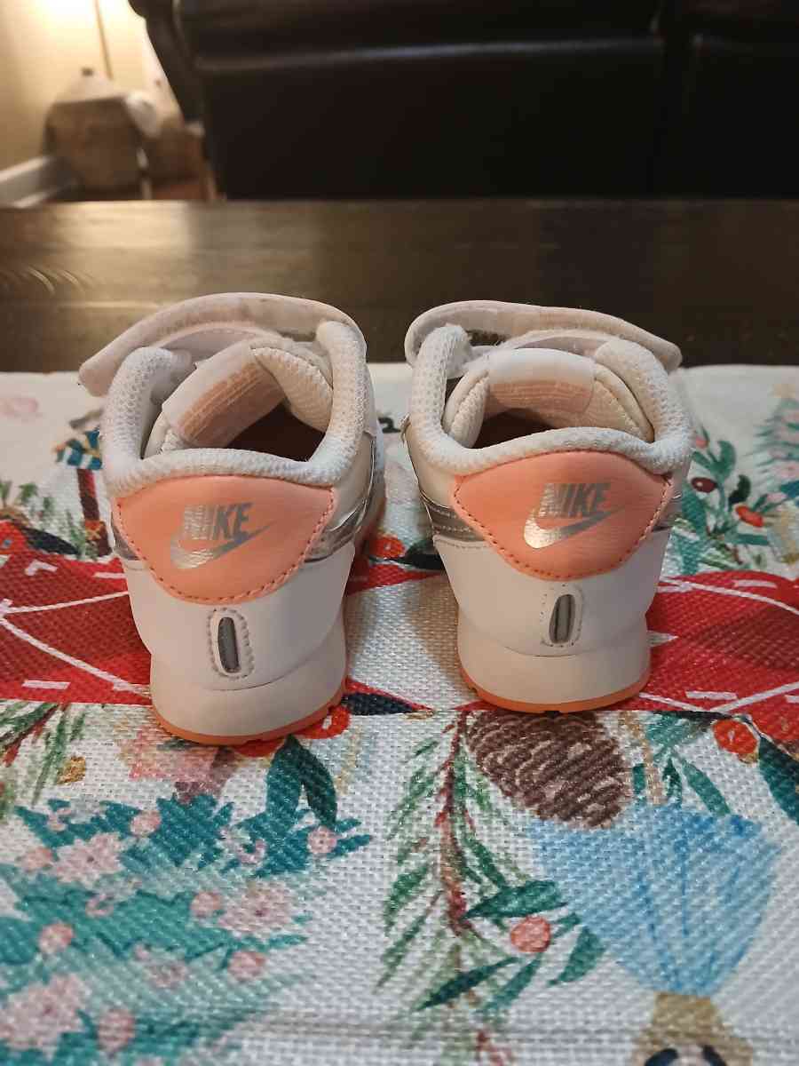 Baby shoes Nike size 4C - Indianapolis, Indiana - FleaMarketBay